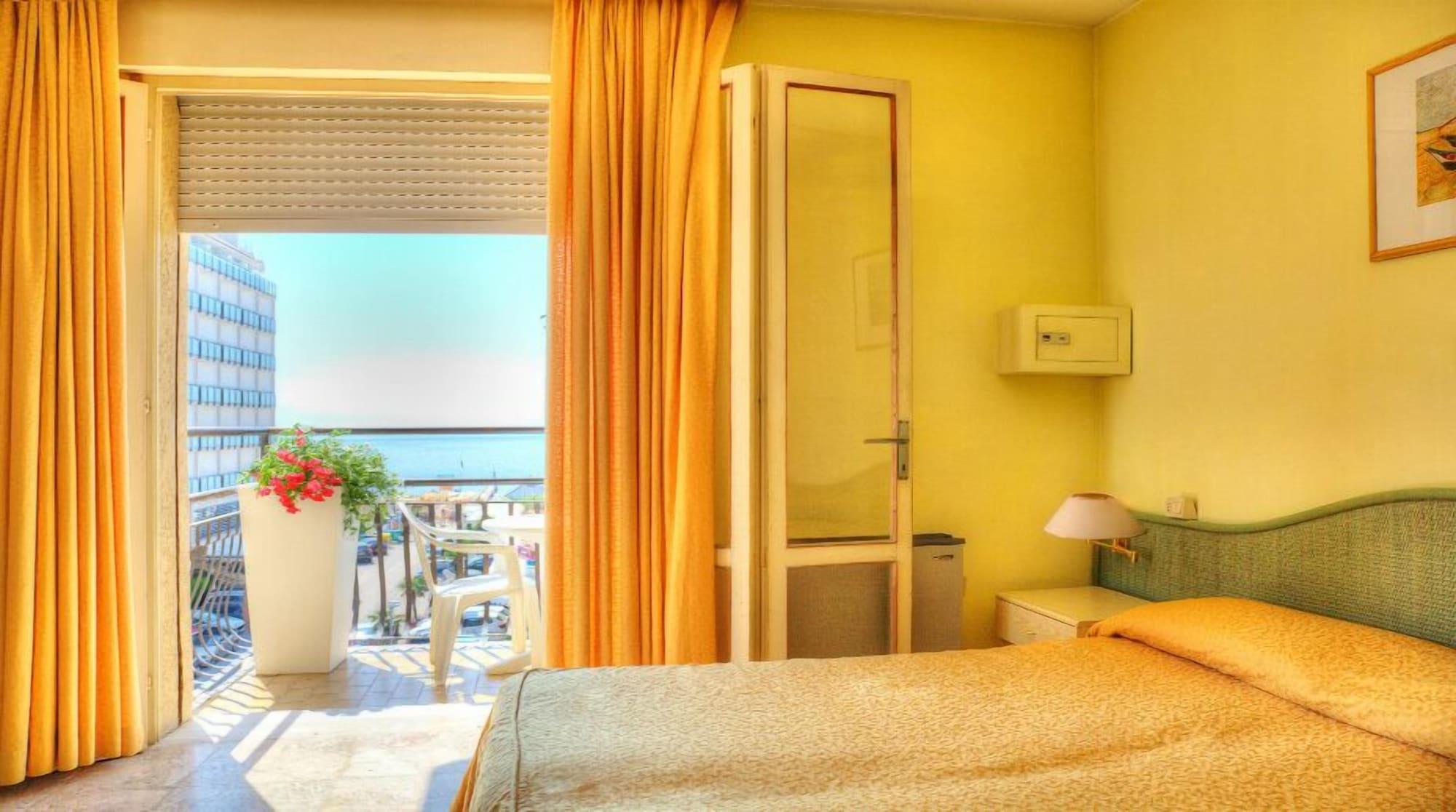 Amalfi 3*